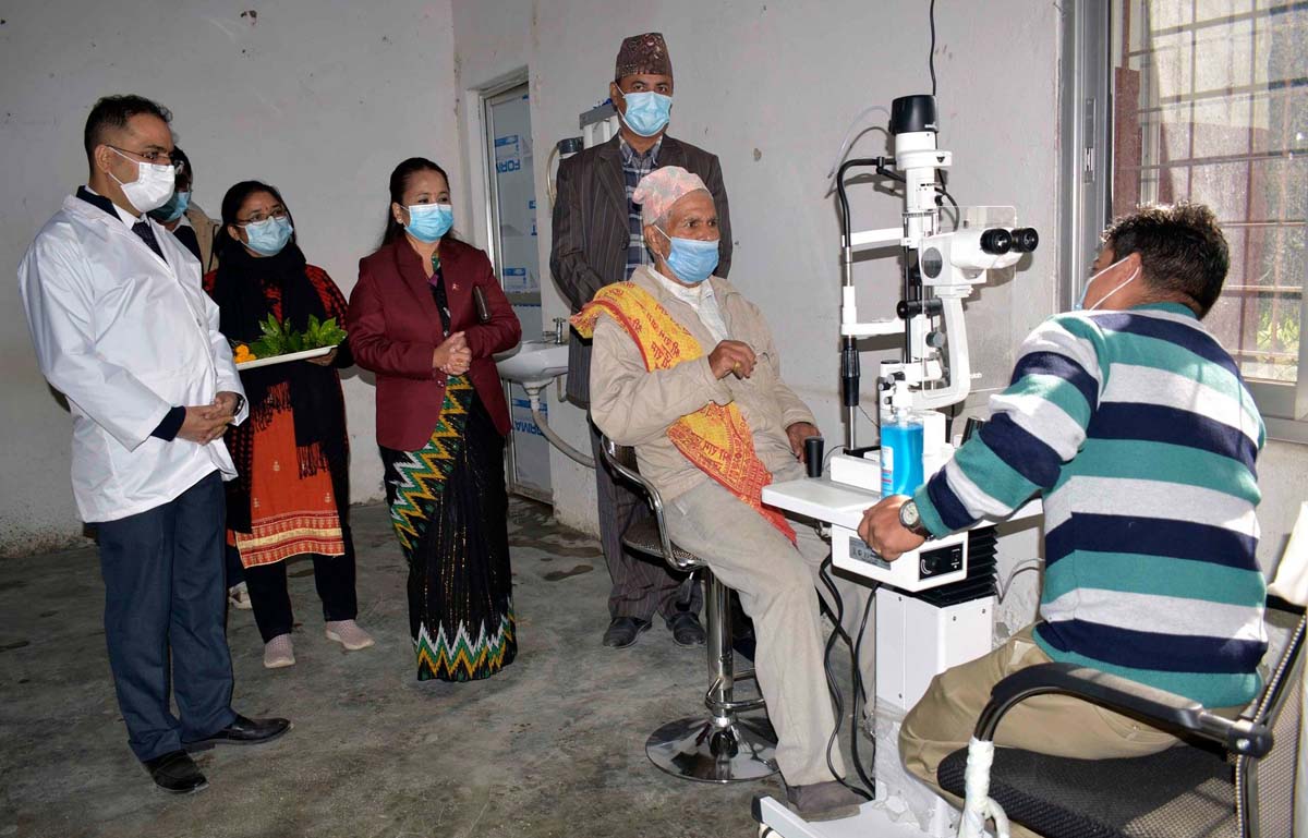 लुम्बिनी प्रादेशिक अस्पतालमा आँखाको उपचार सुरु